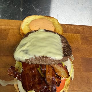 Runners cheeseburger